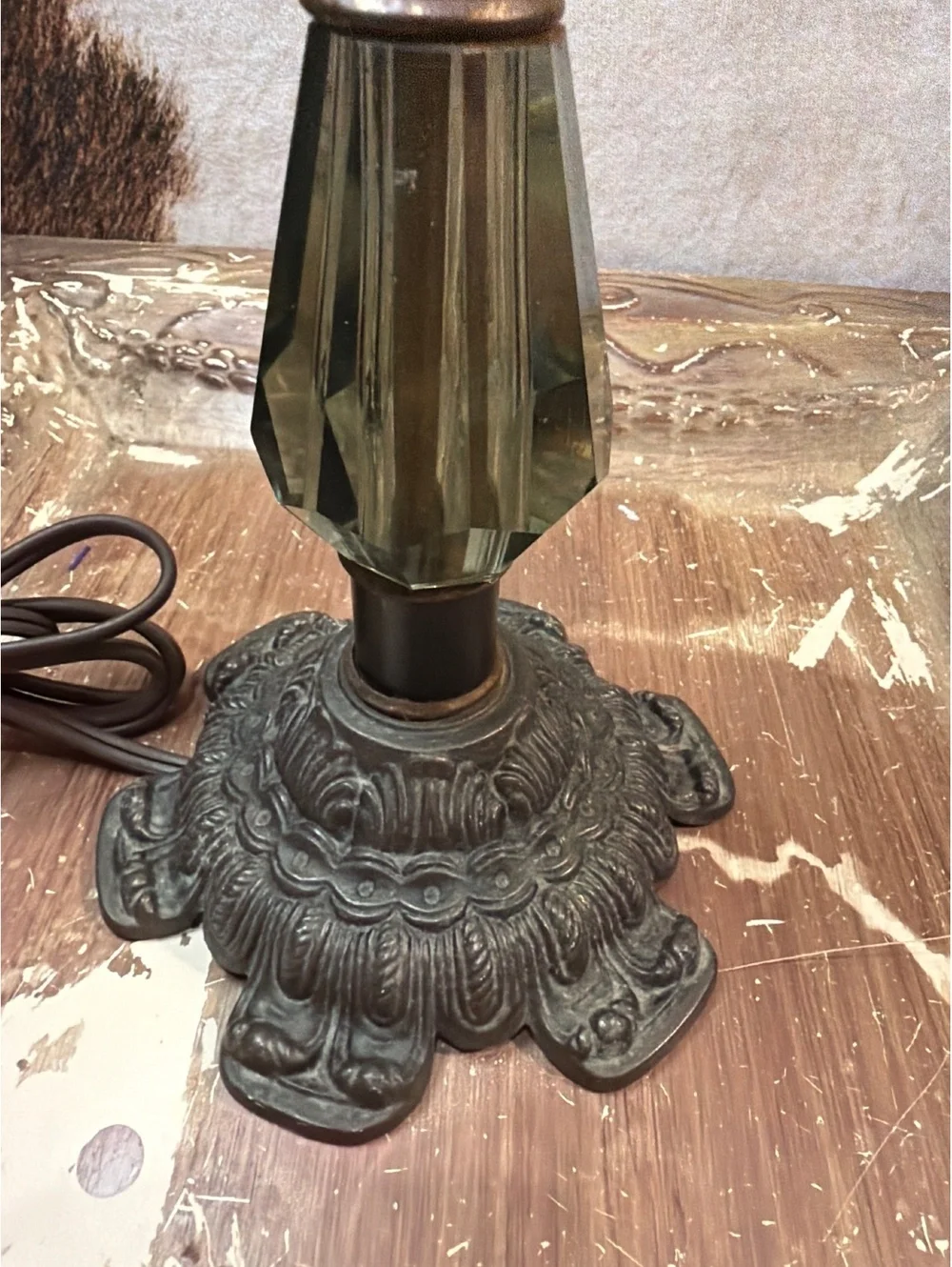 N/A vintage table